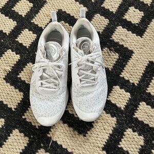 Nike Women’s Renew sneakers